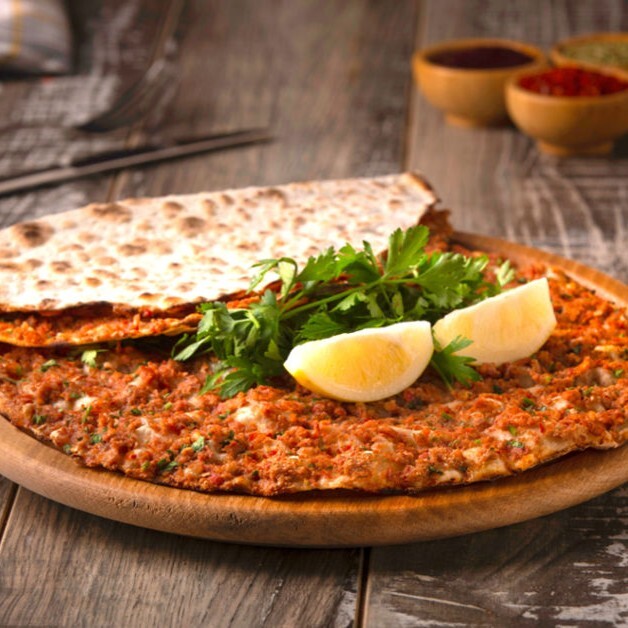 2 Lahmacun - 330 ml Cola