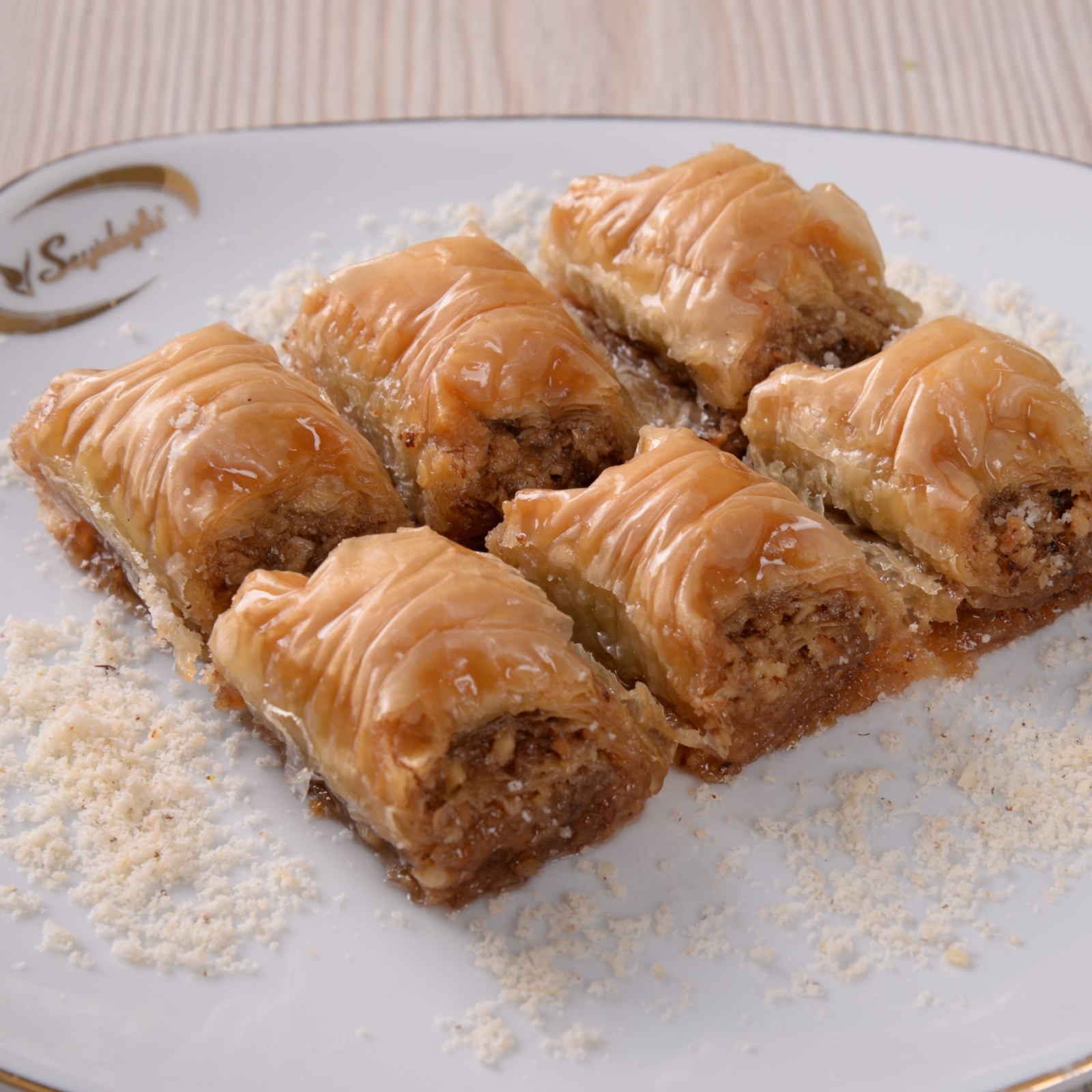 Cevizli Karışık Baklava (1 kg.)