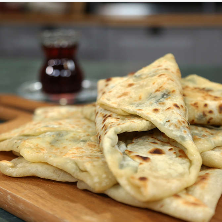 Peynirli El Açması Gözleme