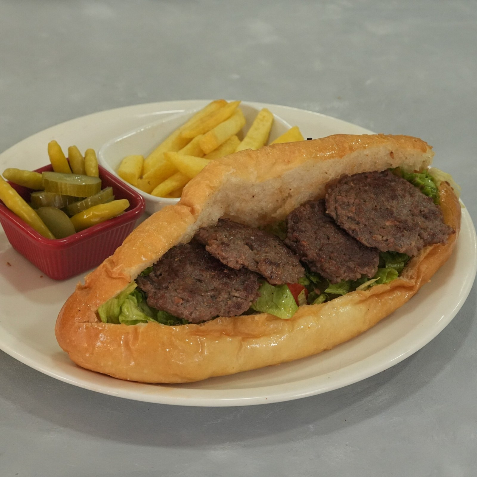 Ekmek Arası Köfte