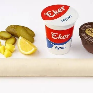 Çiğ Köfte Dürüm (100 gr) - Eker Ayran (17 cl) - Eker Spangle (150 gr)