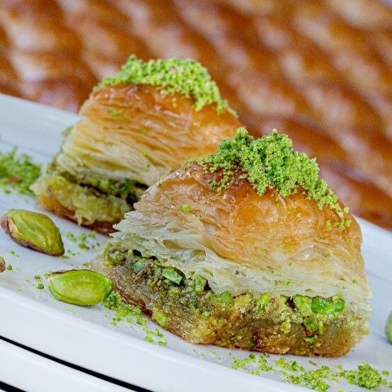 Fıstıklı Baklava (Büyük Tepsi) (3.3 - 3.5 kg)