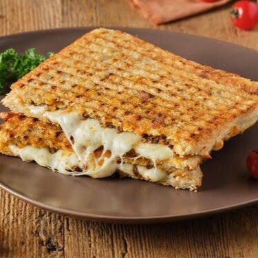 Özel Tost Ekmeğinde Kaşarlı Tost