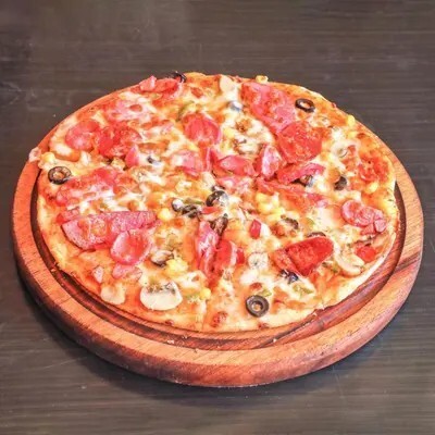 Pastırmalı Humuslu Pizza