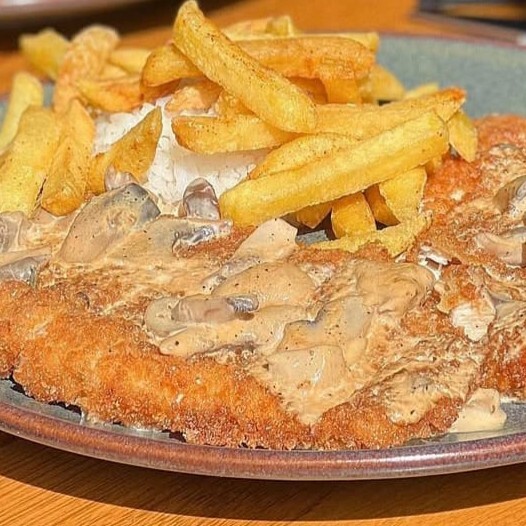 Kremalı Mantarlı Schnitzel