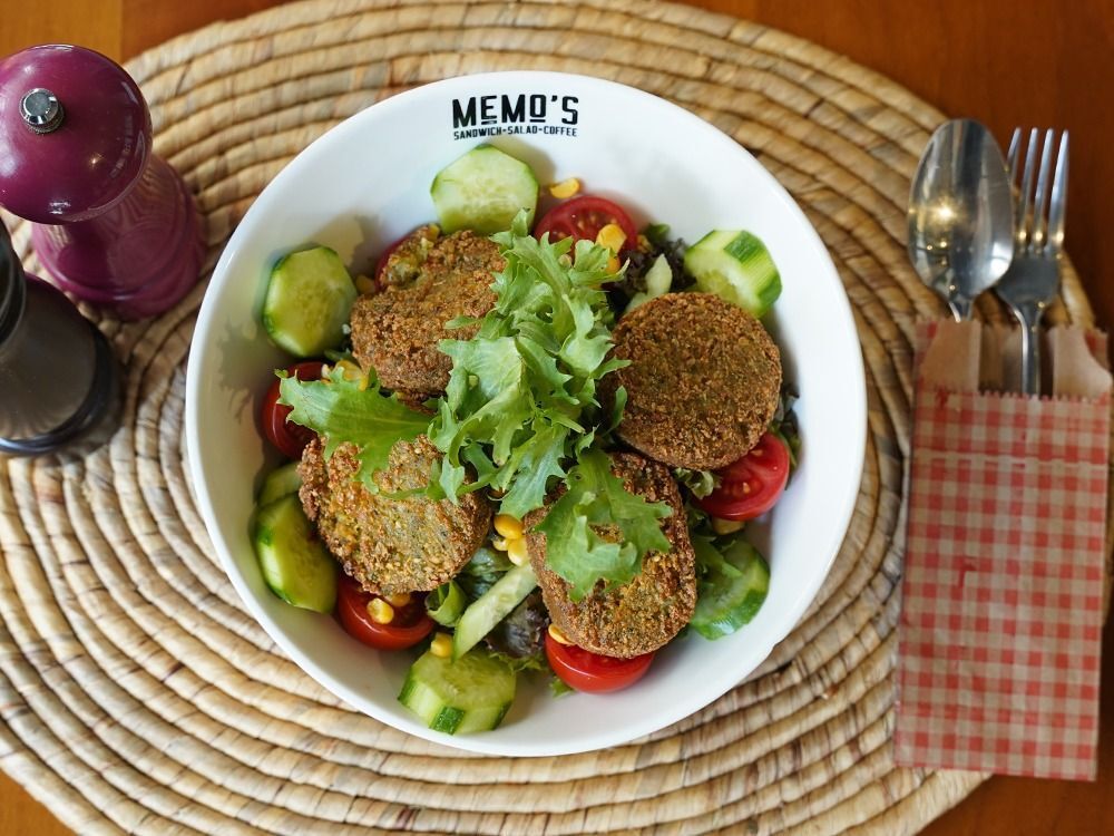 Falafel Salata