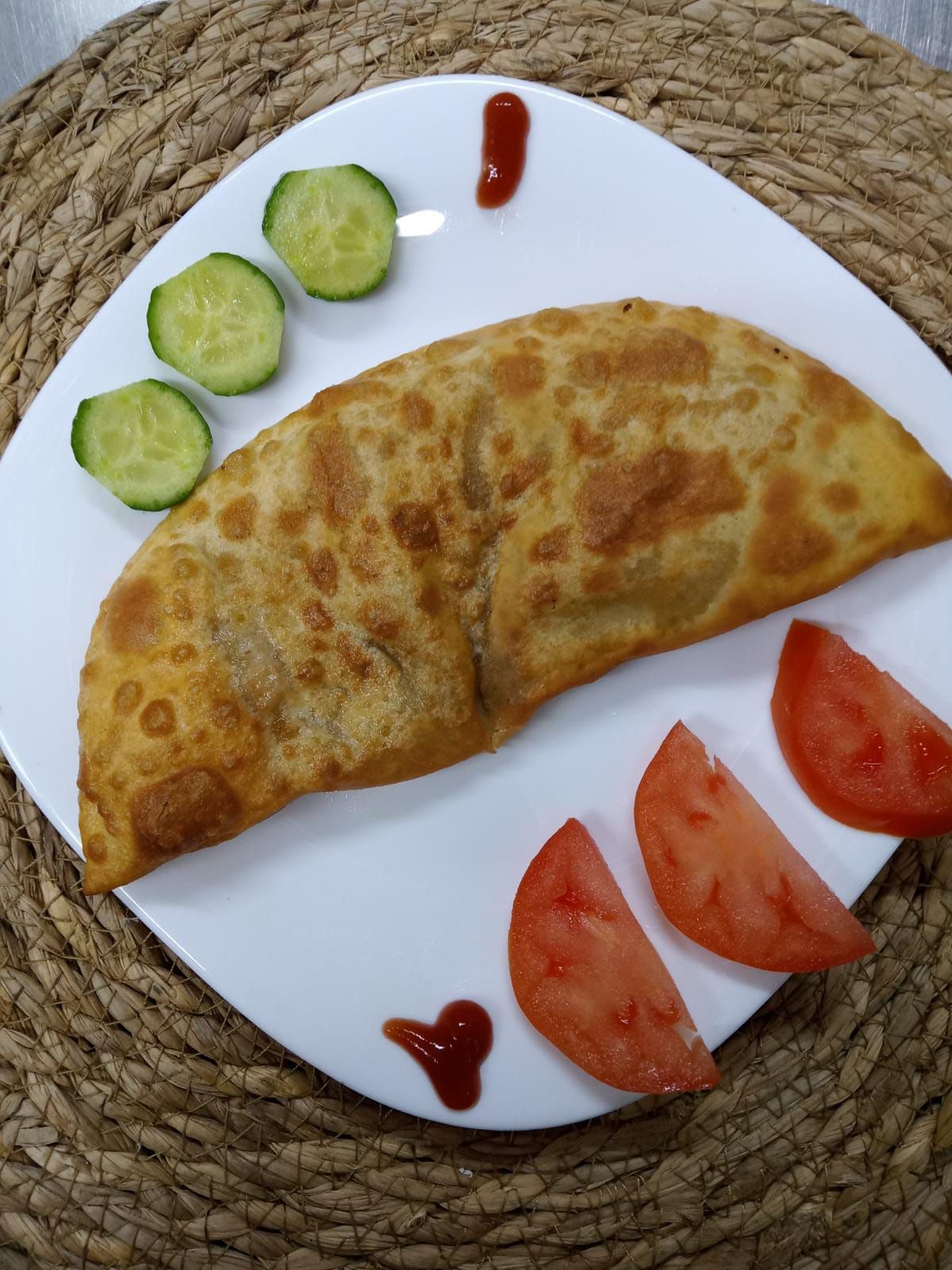 Pastırmalı Kaşarlı Çiğ Börek