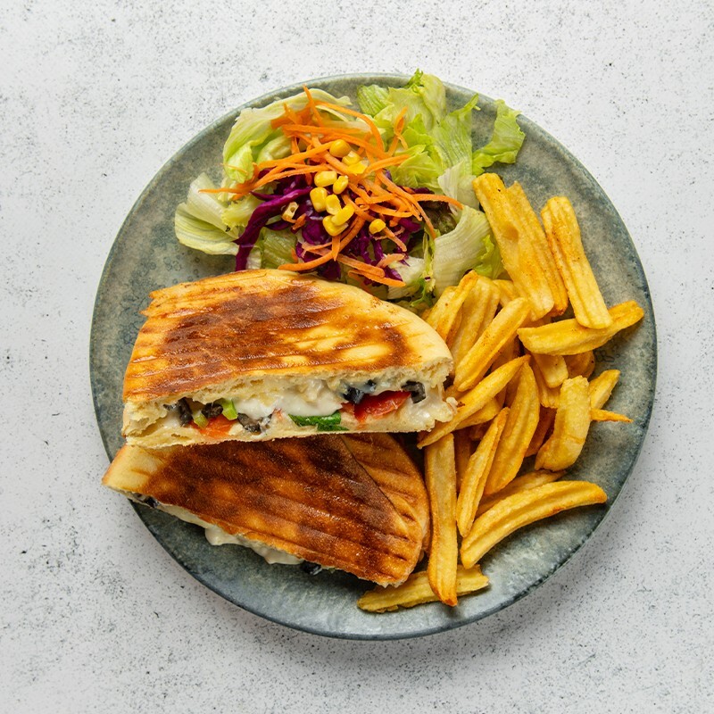 Akdeniz Tost (595,9619 KCal)