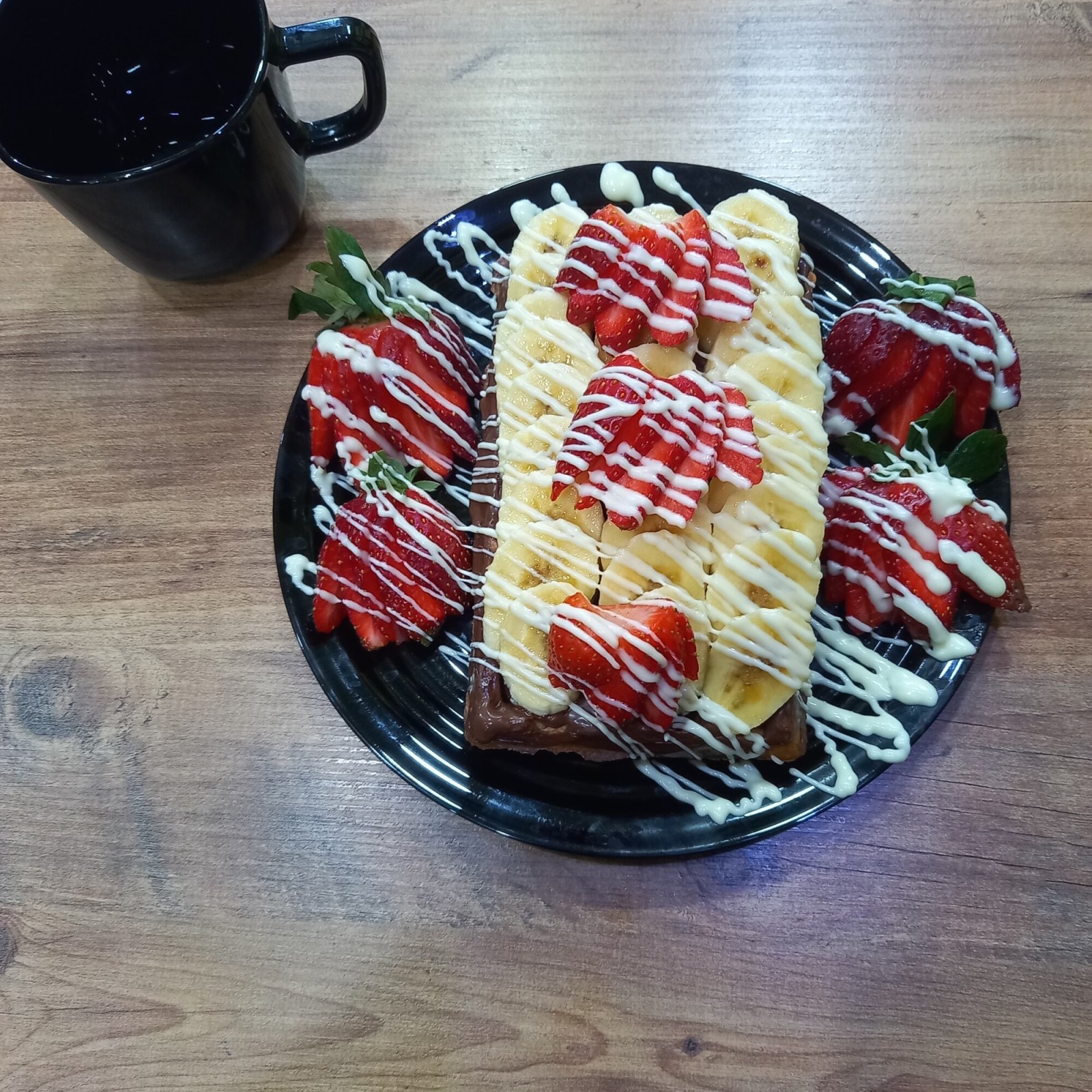 Jumbo (2 Kişilik) Çikolata Şelalesi Waffle+Bardak Dondurma Hediye