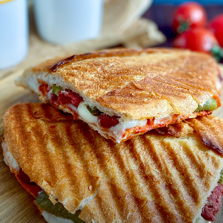 3/4 Ekmeğe Karışık Tost