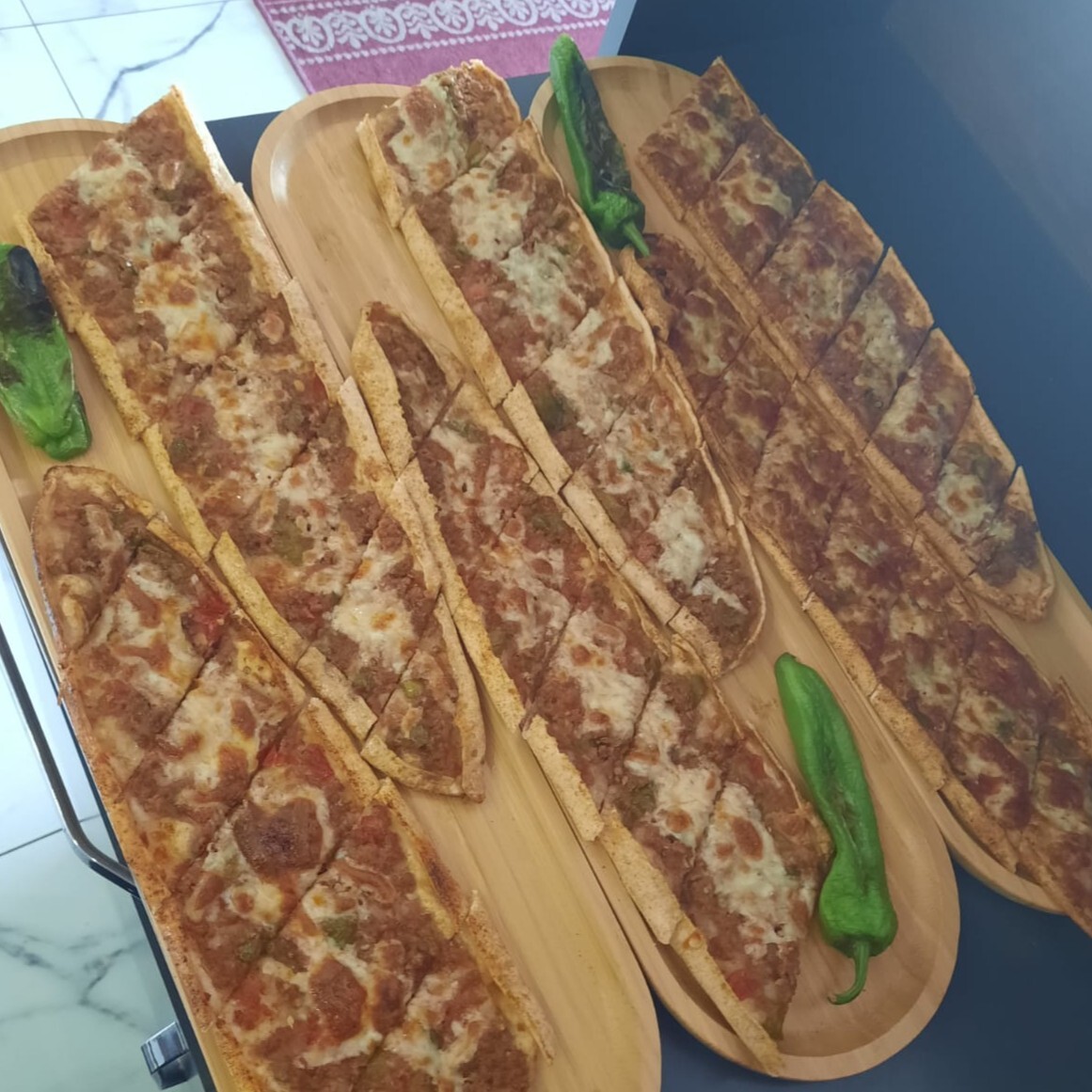 Sade - Kıymalı Pide -Çıtır - Bol Etli