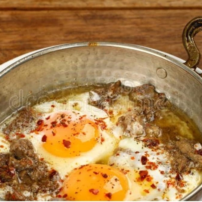 Kavurmalı Yumurta