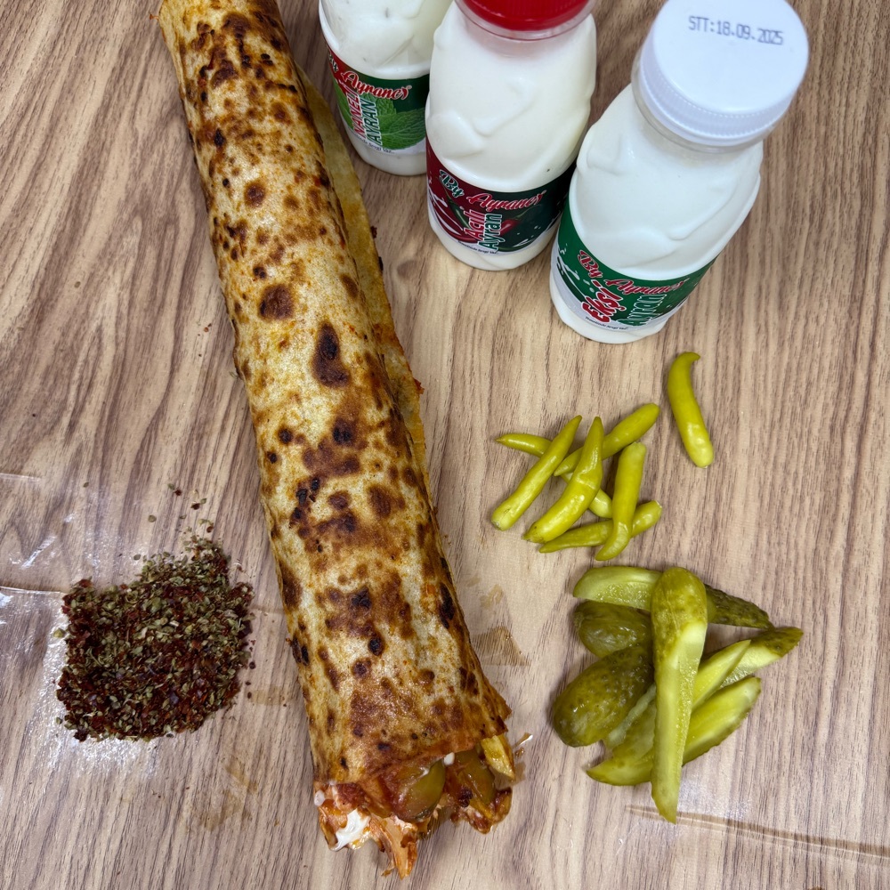 Özel Soslu Bazuka [140-150gr Çift Lavaş) ikiye bölünecek