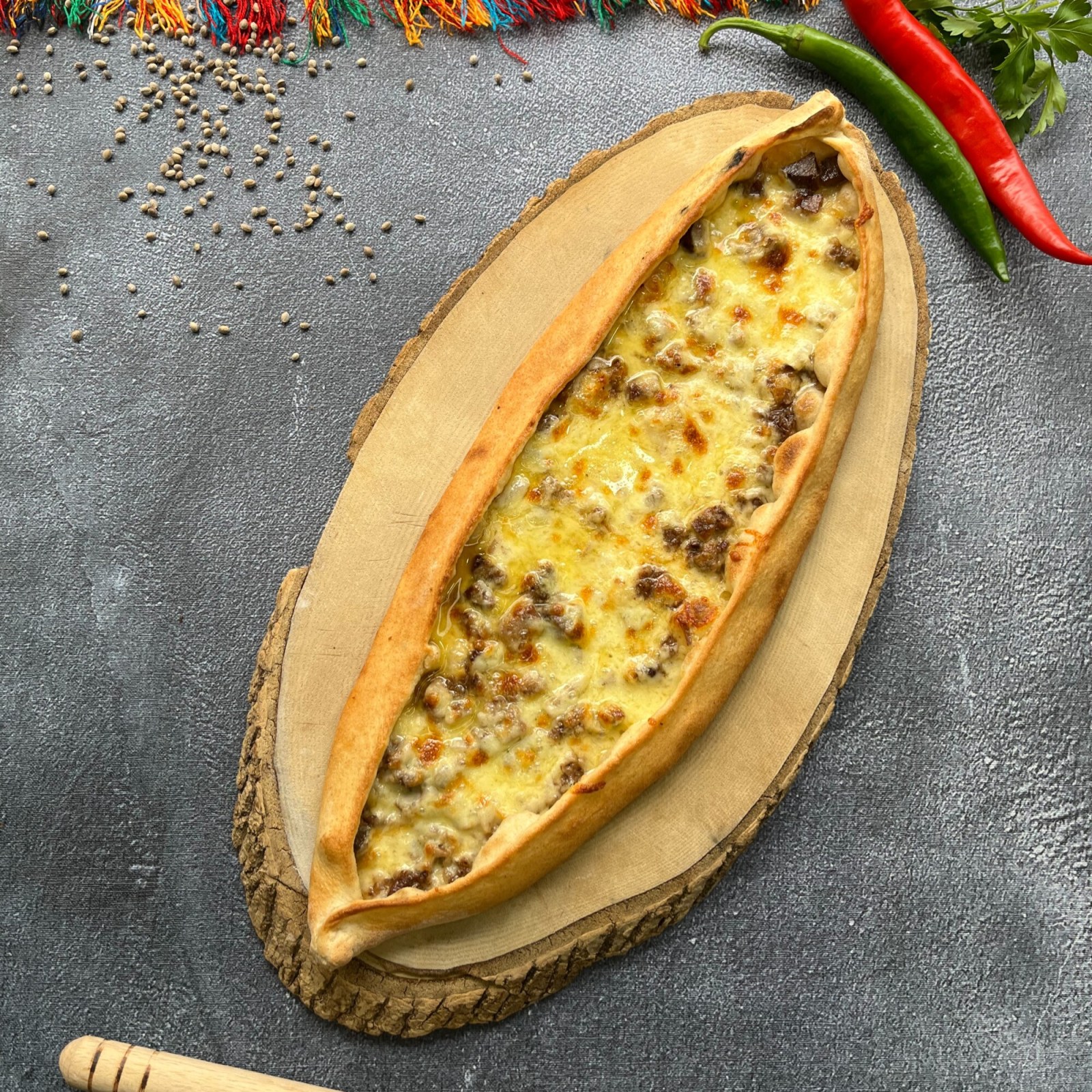 Kavurmalı Kaşarlı Pide