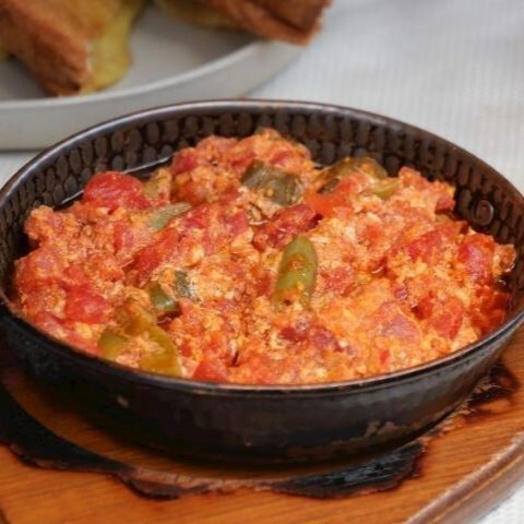 Kaşarlı Menemen