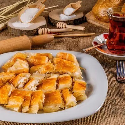 Peynirli Kol Böreği (1 kg)