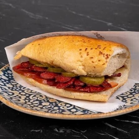 Sucuk Yarım Somun Ekmek