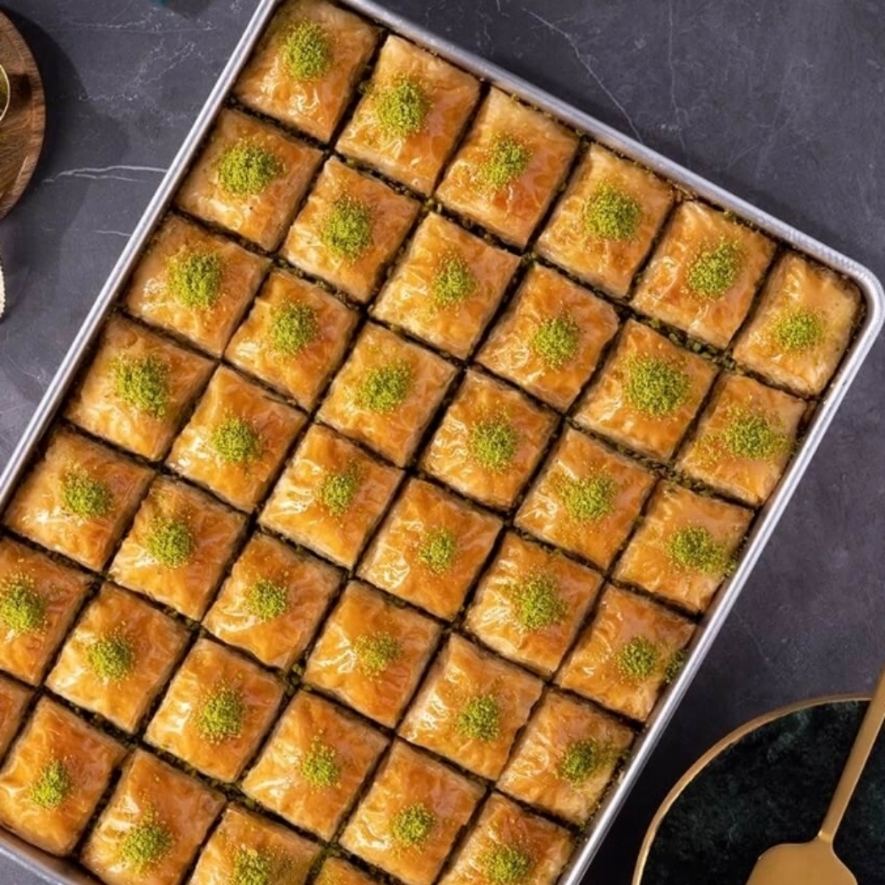 Fıstıklı Karışık Baklava (1 kg)