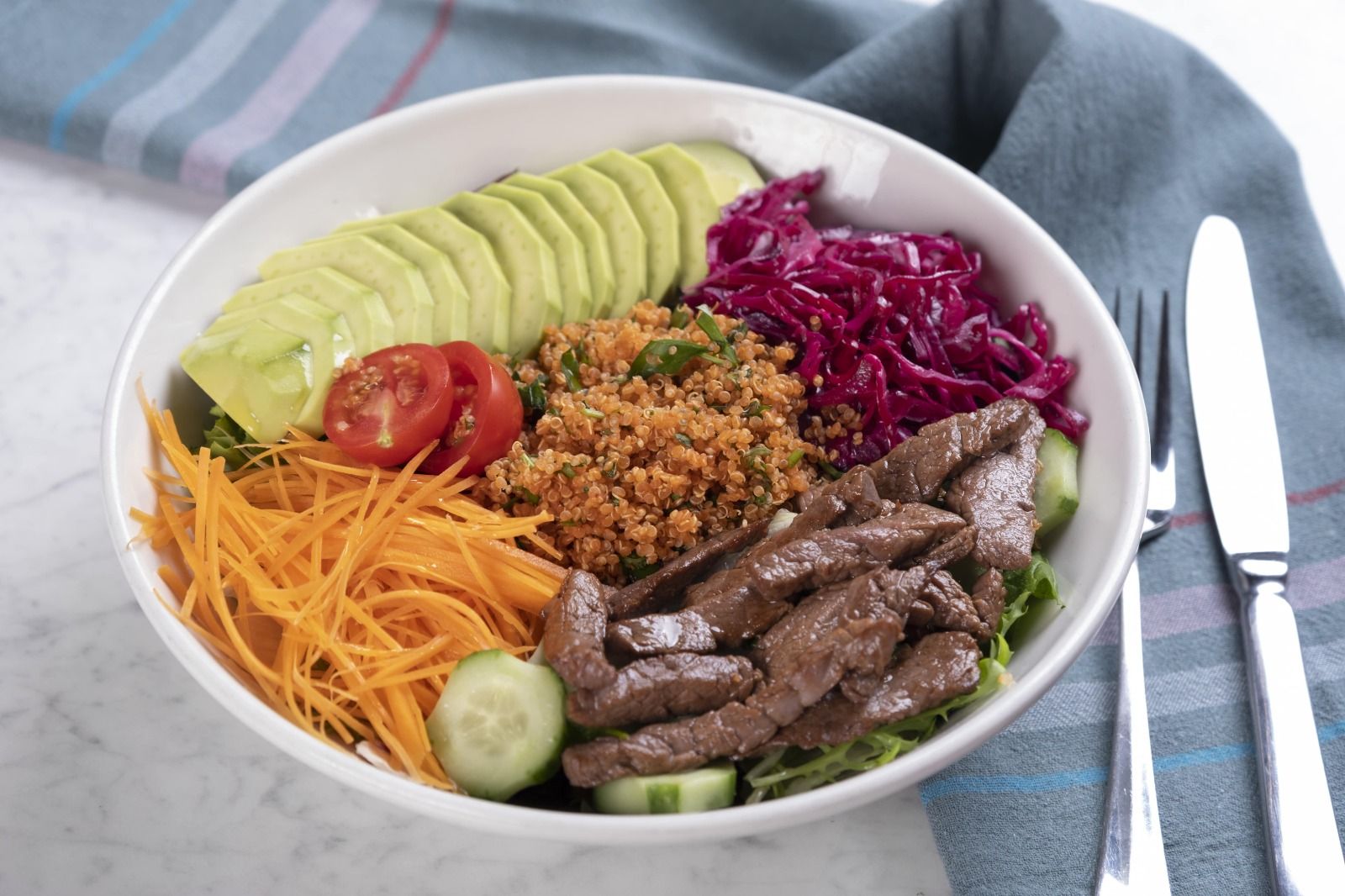 Kinoa Kısır & Biftekli One Bowl