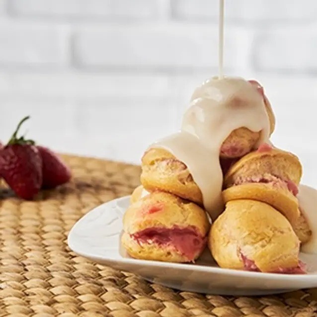 Çilekli Profiterol (200 gr.)