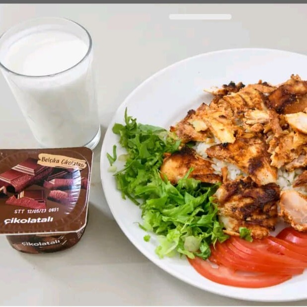 Pilav üstü Tavuk Döner Tatlı Menü