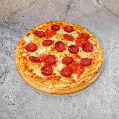 Sucuklu Humuslu Pizza