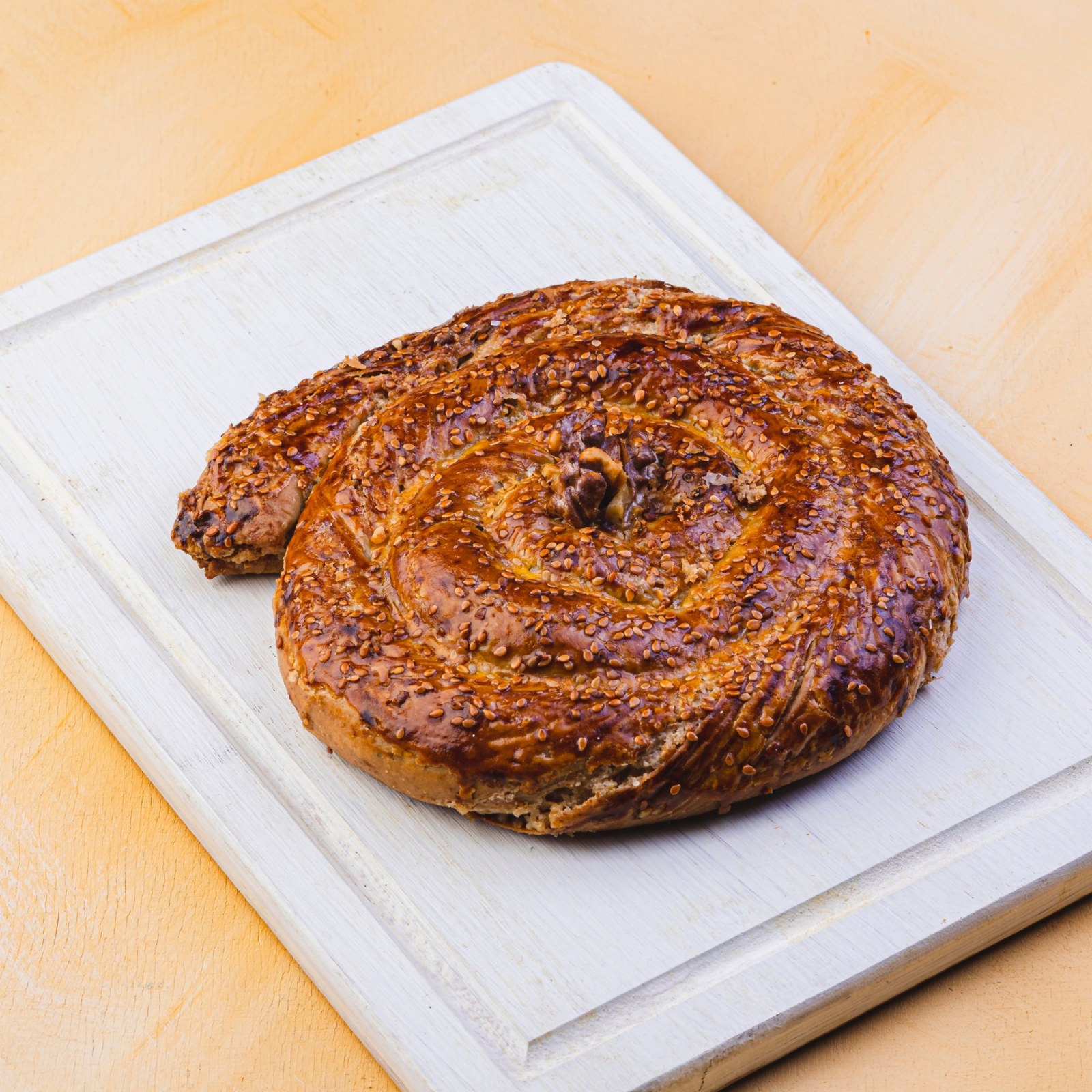 Cevizli Tahinli Çörek