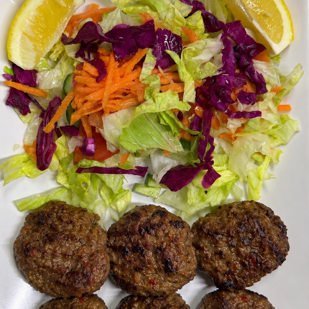Izgara Köfte/Salata