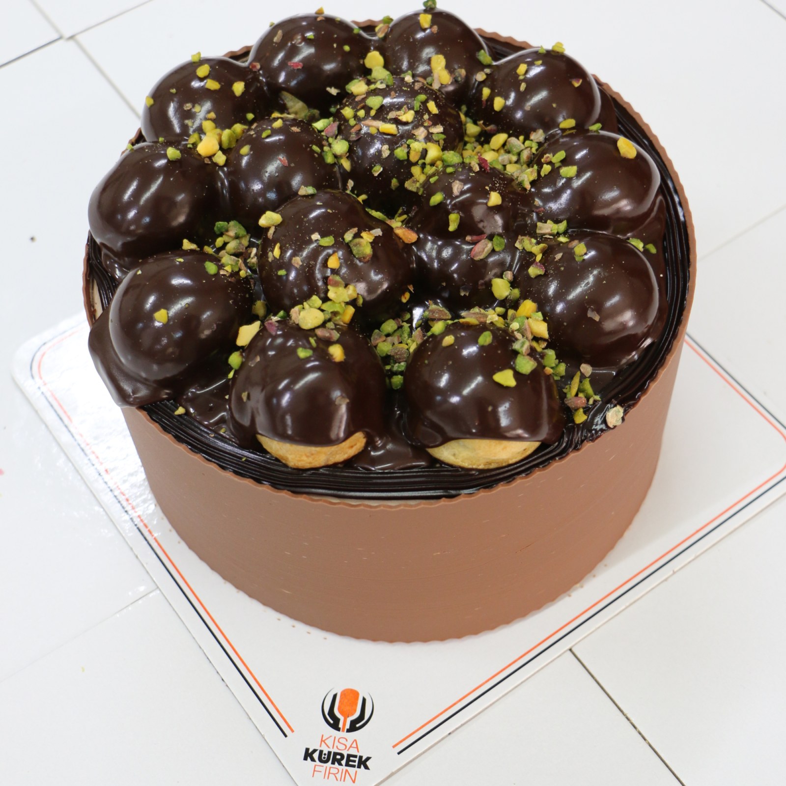 Profiterollü Pasta ( 8 - 12 Kişilik )