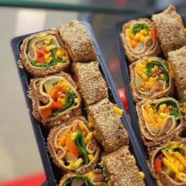 Susamlı Roll Sushi
