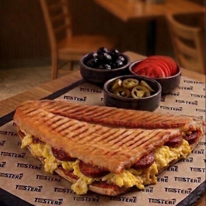 Yumurtalı Sucuklu Tost