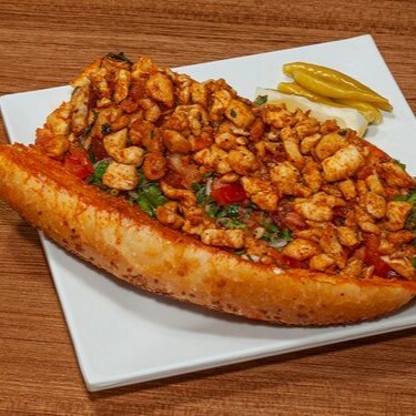 Somun Ekmek Arası Kaşarlı Tavuk Tantuni