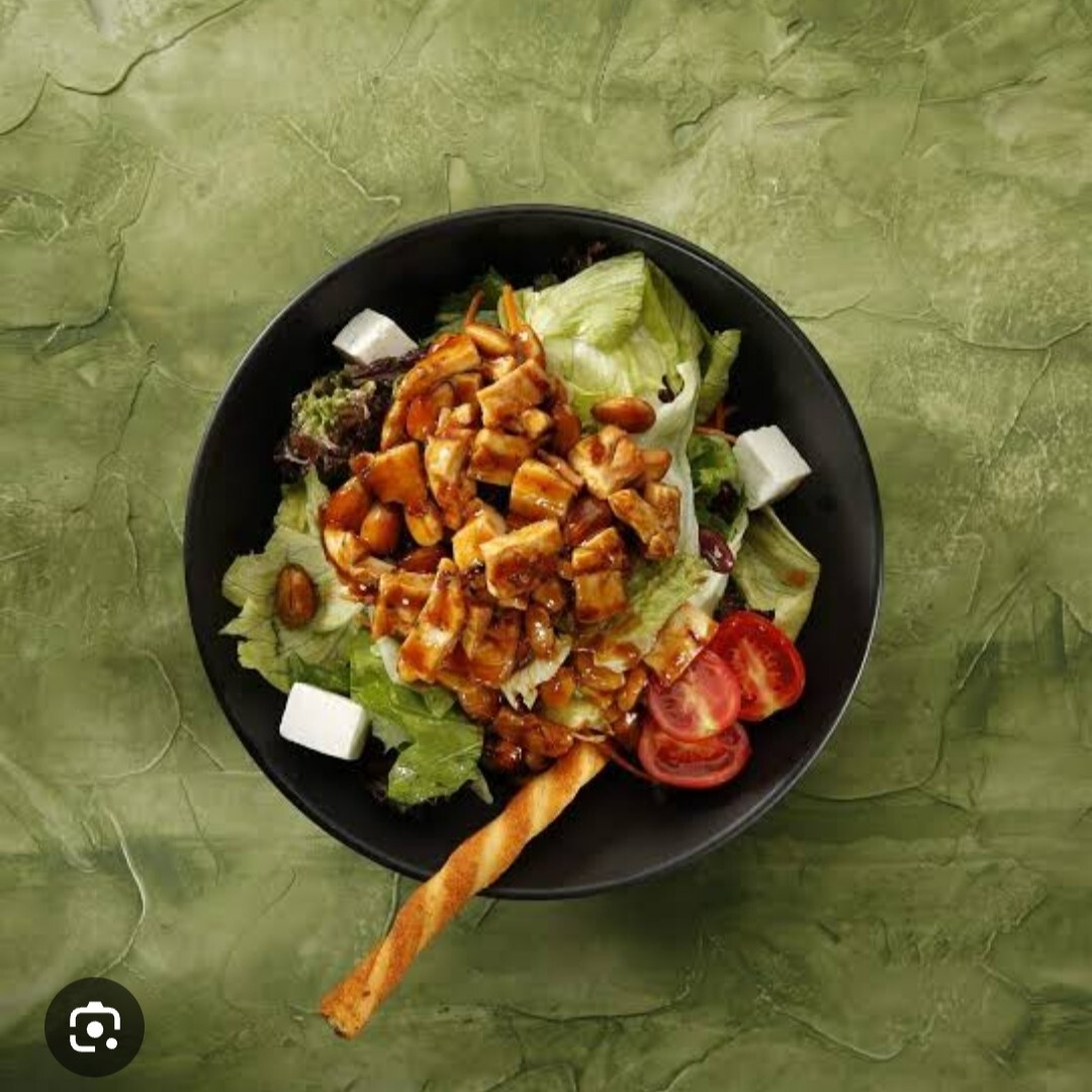 Tavuklu Bademli Salata