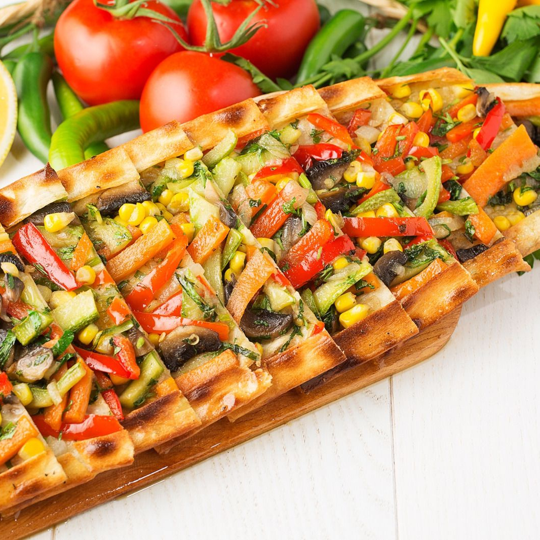Kaşarlı Sebzeli Pide