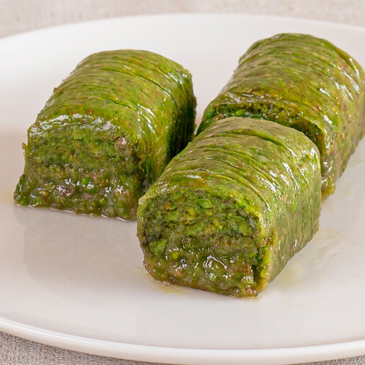 Antep Fıstıklı Dolama Tatlısı ( Yarım Kilo )