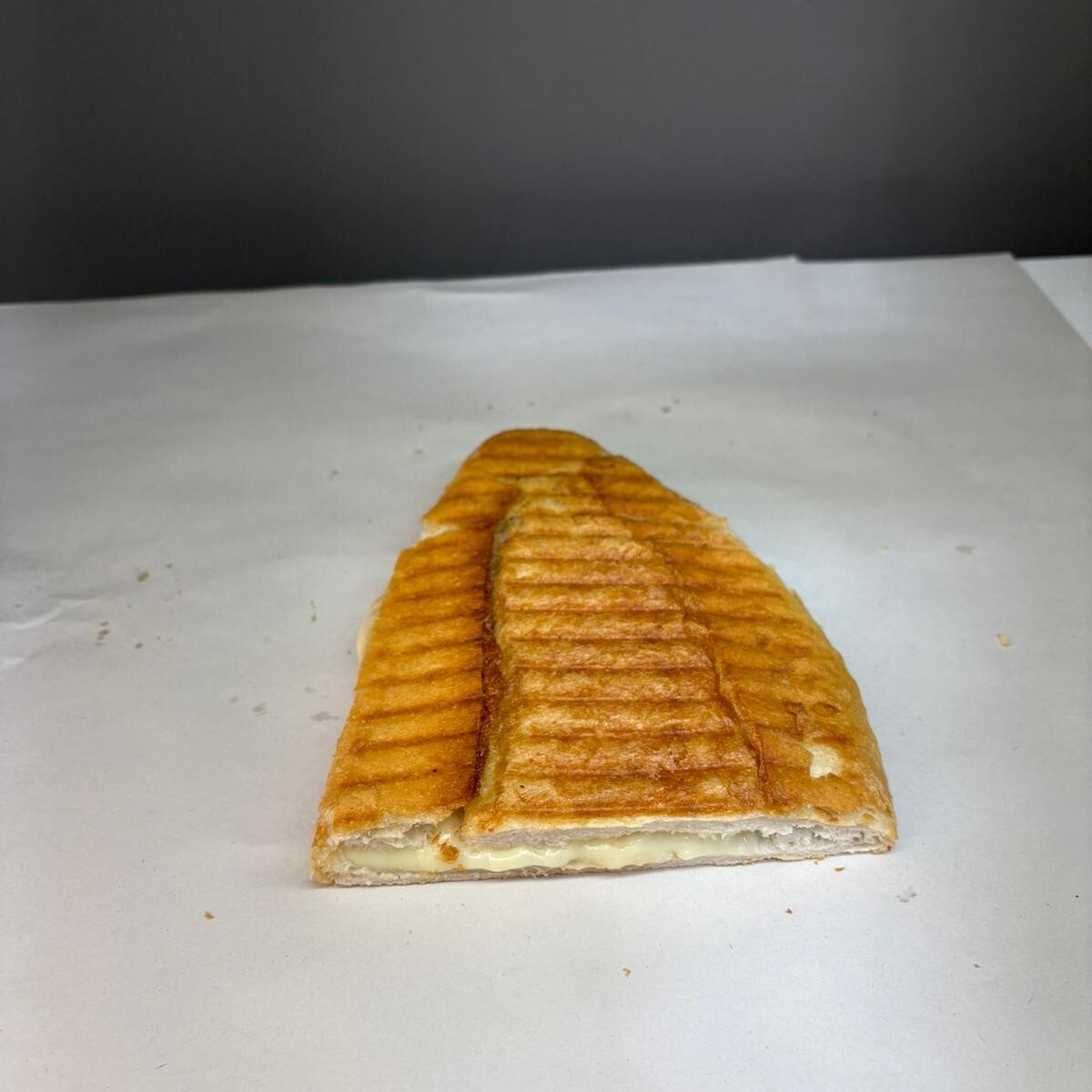 Yarım Ekmek Kaşarlı Tost