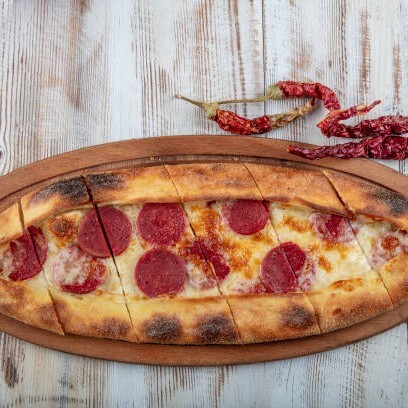Sucuklu Pide