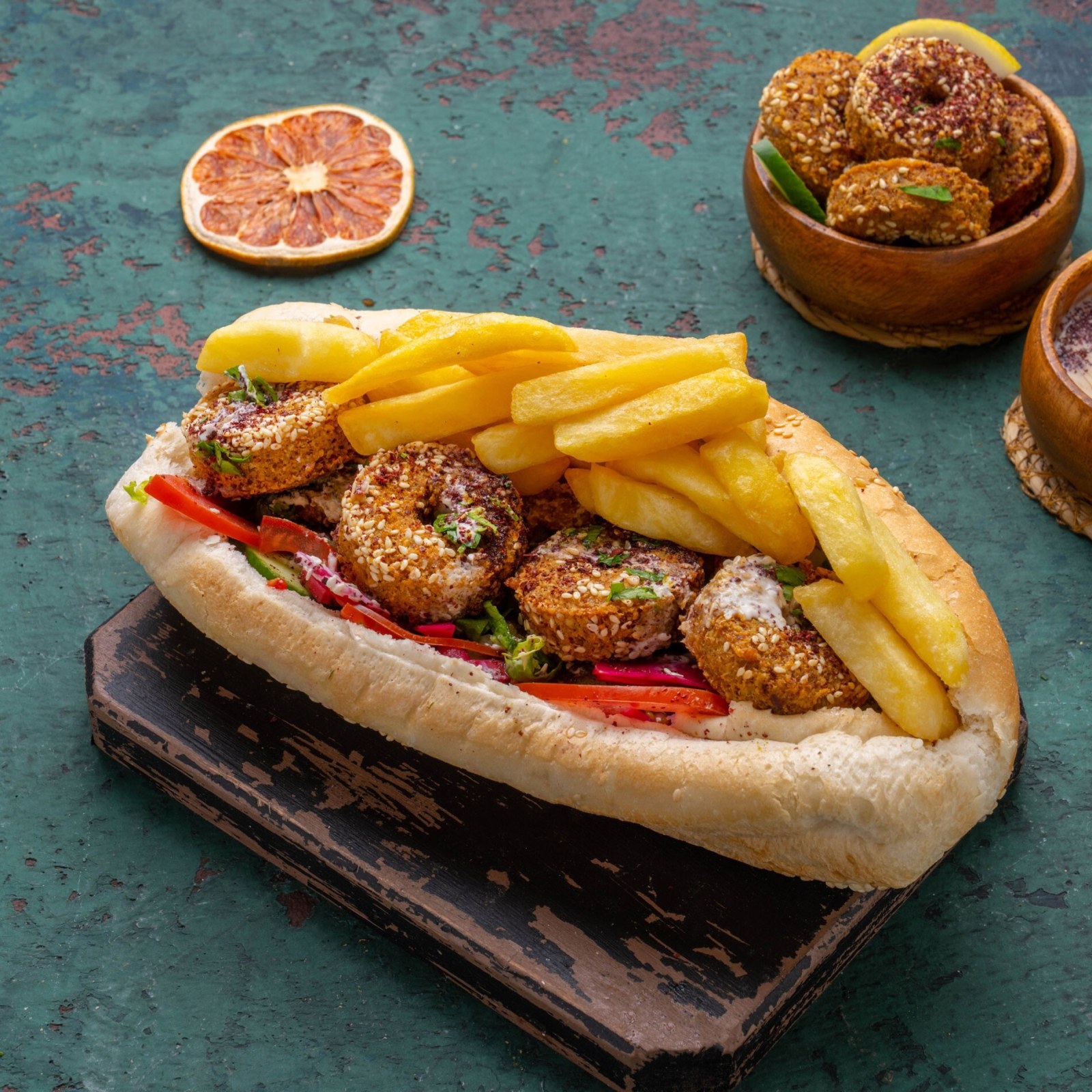 Falafel & Patates Somun Menü (Ayran ve Tatlı ile)