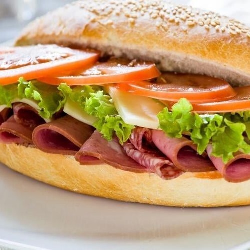 Kızarmış Bol Salamlı Sandviç