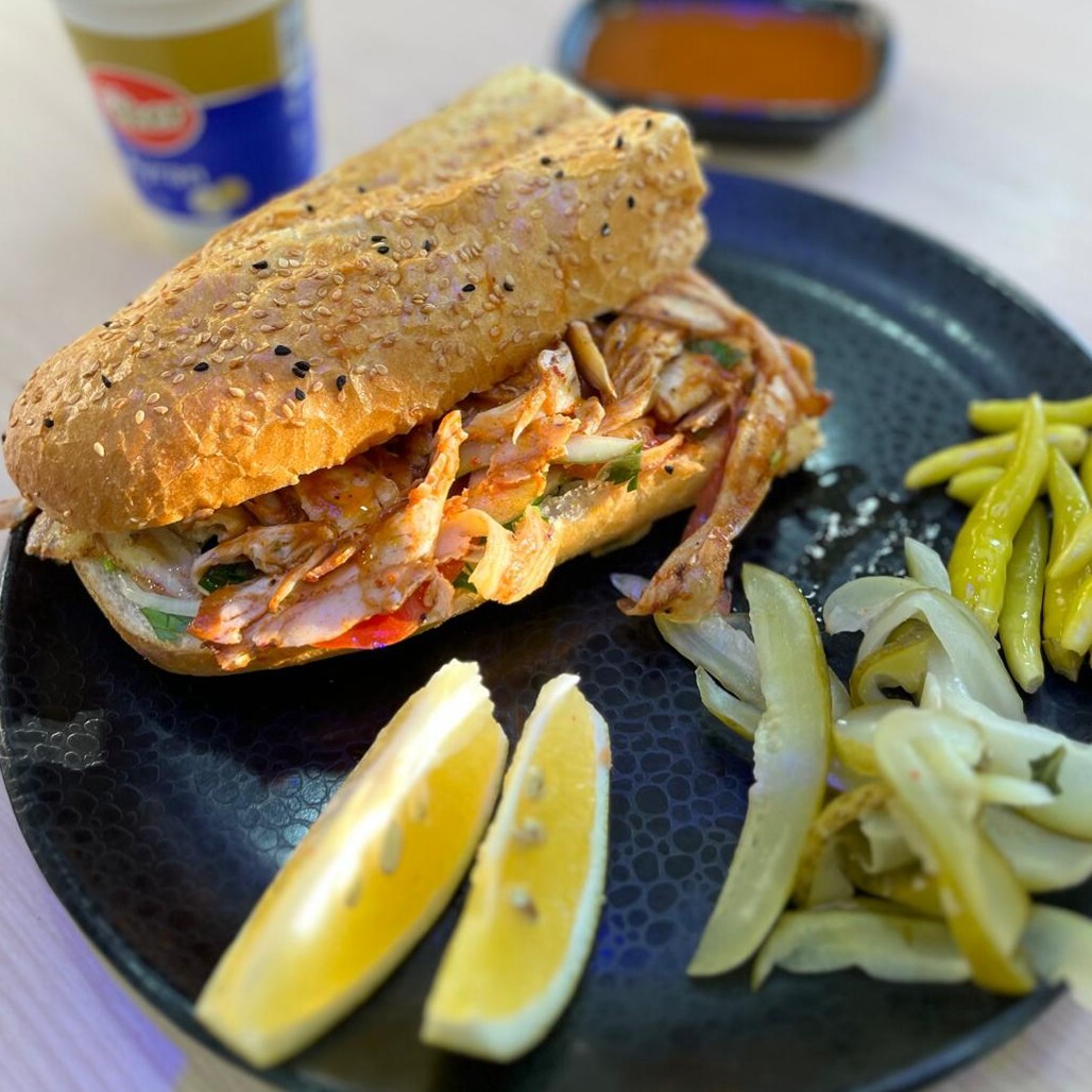 Somun Ekmek Arası Döner Dürüm