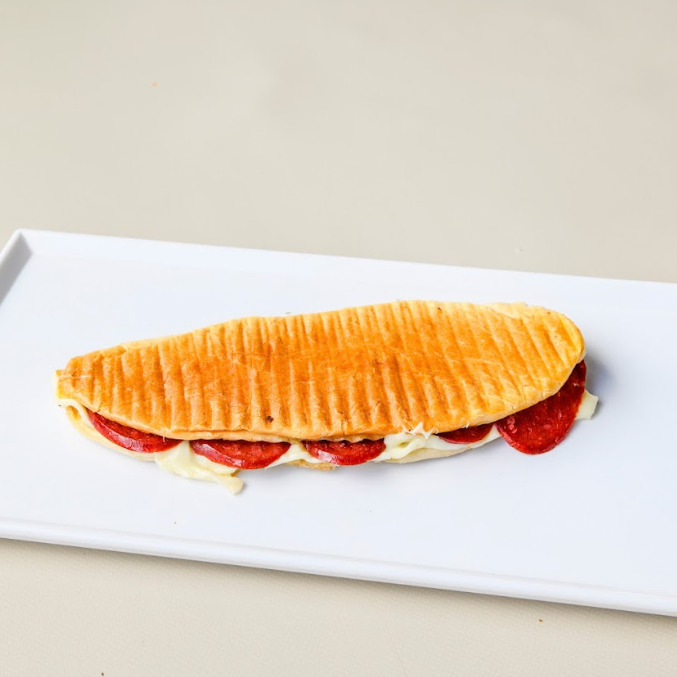 Sucuklu Tost(Somun ekmeğe)