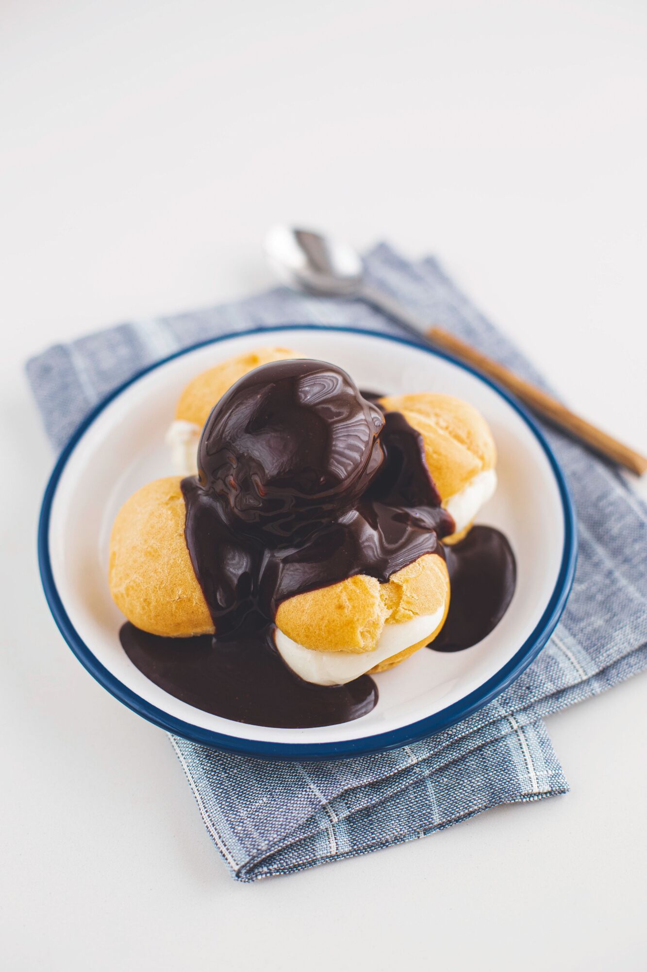Profiterol 250gr. (4 top)
