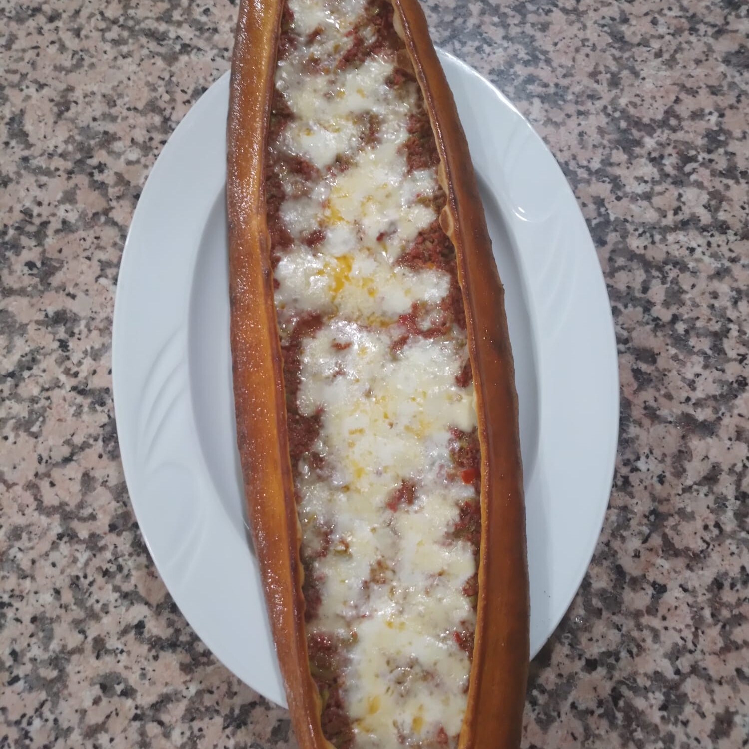 Kıymalı Kaşarlı Pide