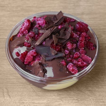 Sütlü Frambuazlı Profiterol