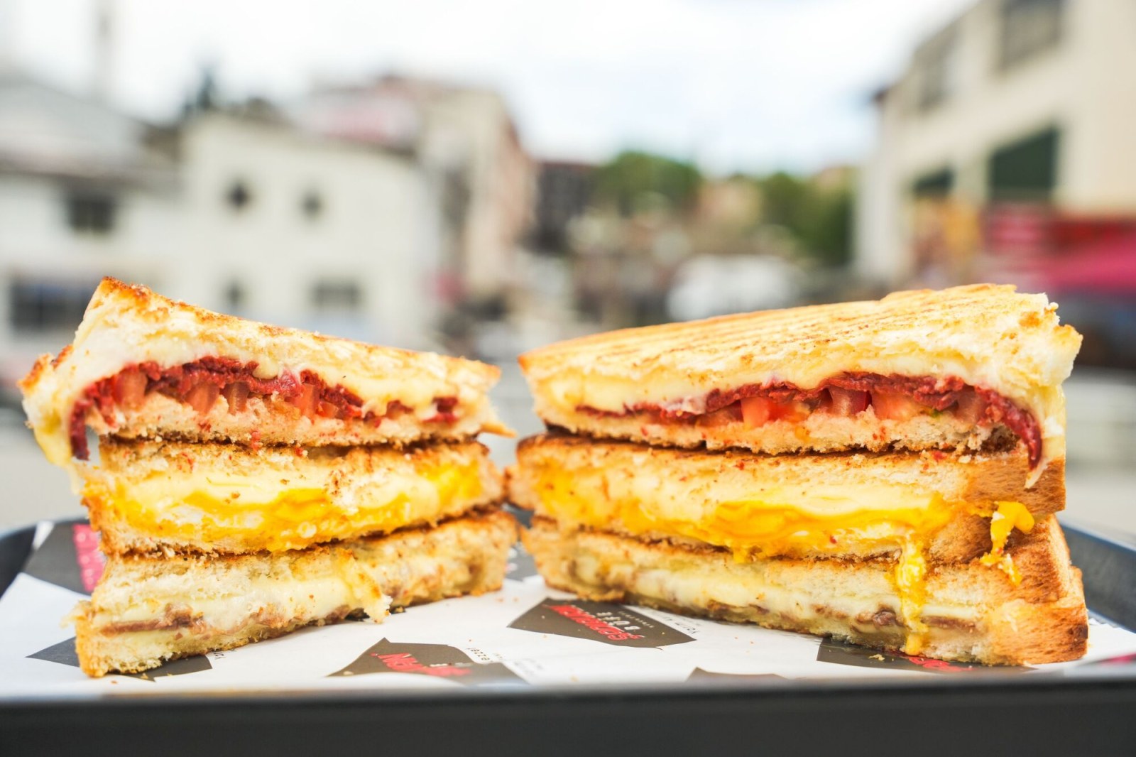 Üç Peynirli Tost
