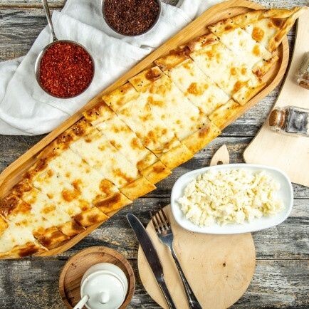 Köy Peynirli Pide