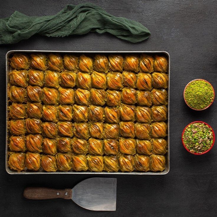 Midye Fıstıklı Tepsi Baklava