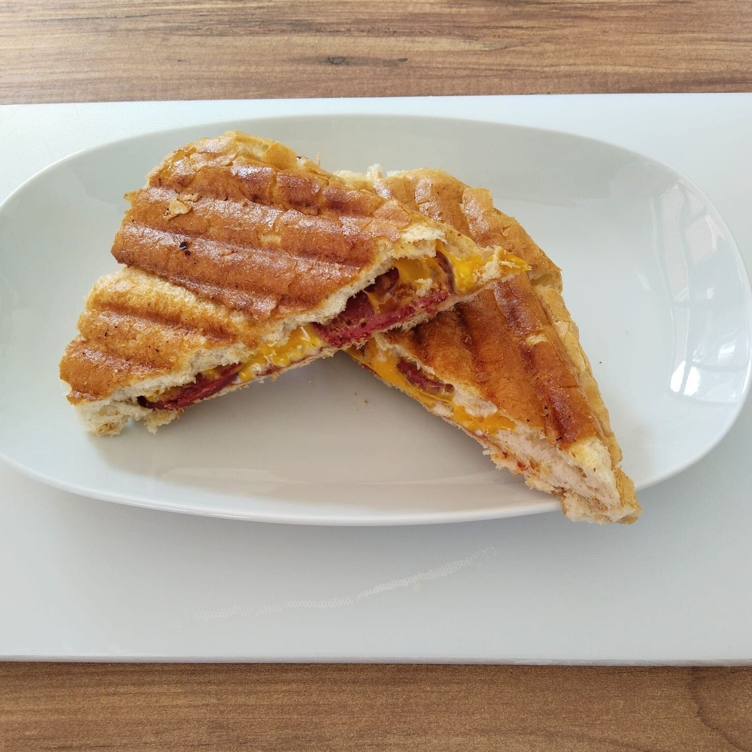 Cheddarlı Karışık Tost