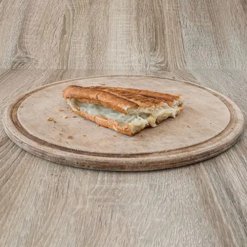 Yarım Ekmeğe Kaşarlı Tost