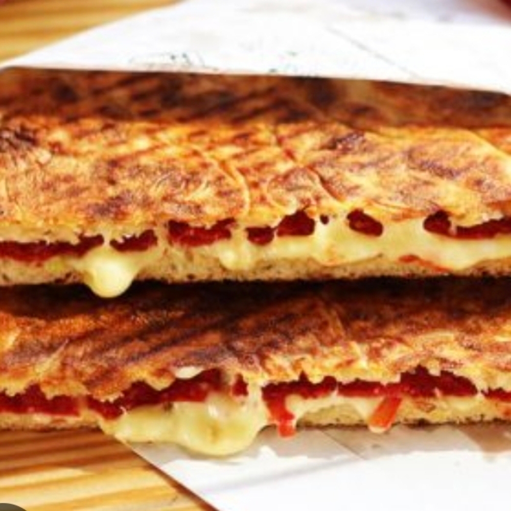 Kasap sucuklu atom tost